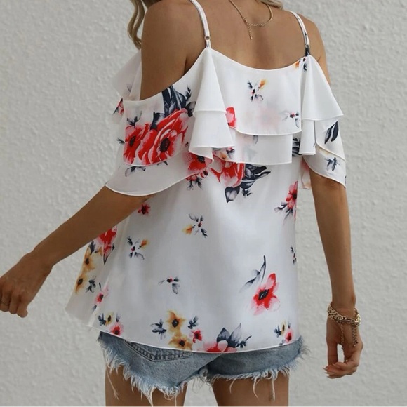 ☀️BNWOT Floral Print Cold Shoulder Ruffle Trim Blouse! - Picture 3 of 7